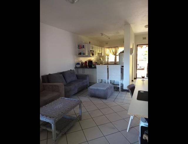 2 BEDROOM PROPERTY TO RENT IN MEER EN SEE